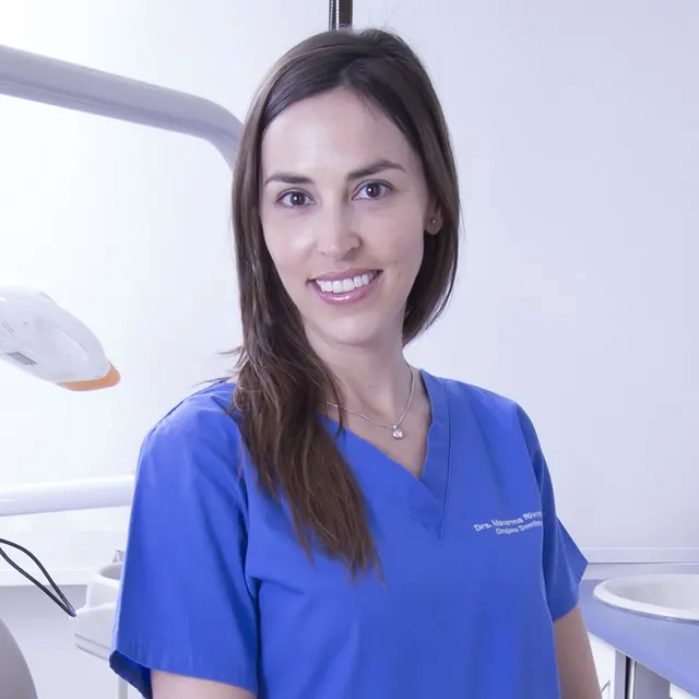 Dra. Macarena Rivera, Rehabilitación Oral, Implantes y Estética en Elite Dental